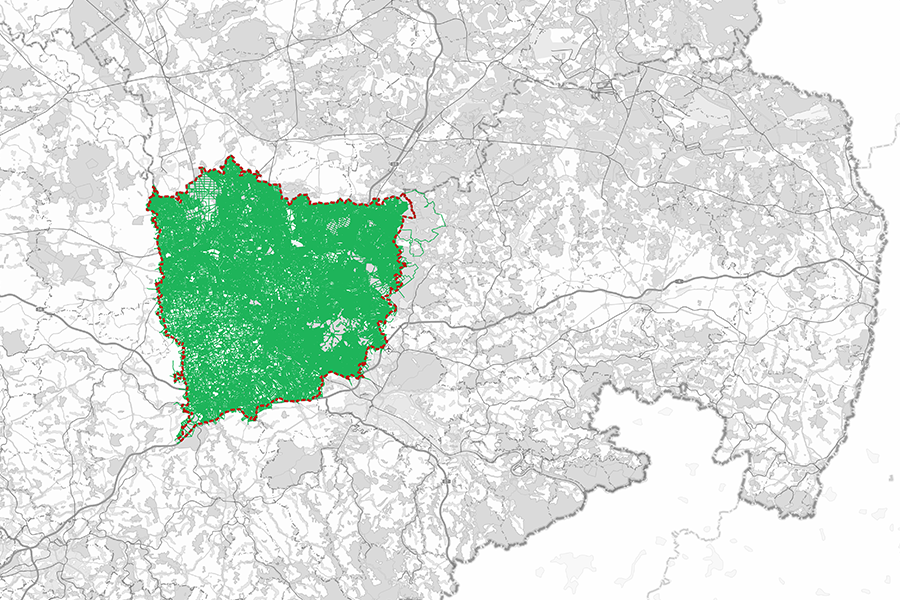 Graue Karte mit Kreisdarstellung und grün eingefärbten ALKIS-Flurstücken nach Verschneidung