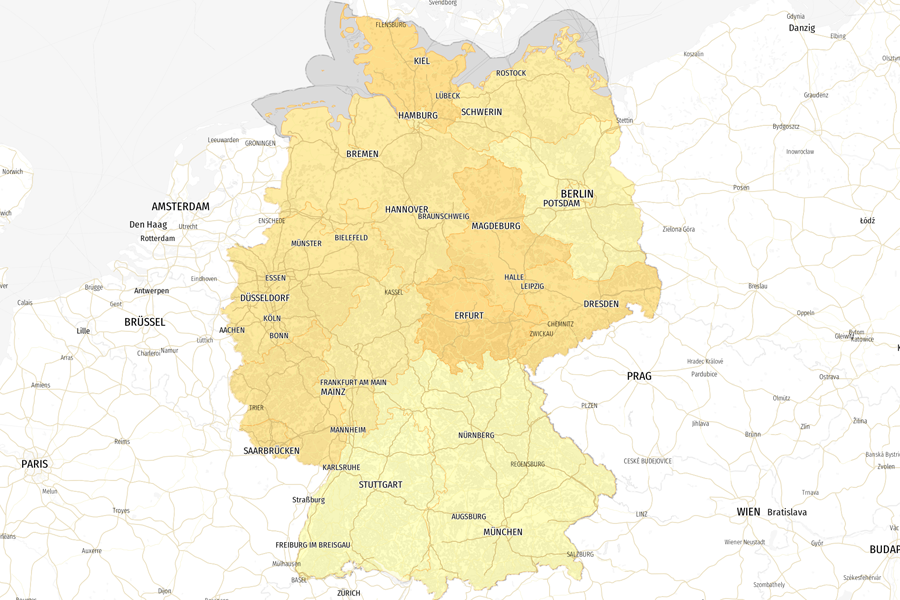 Karte von Europa mit großen Städten und Deutschland mit Bundesländern hervorgehoben in Gelb