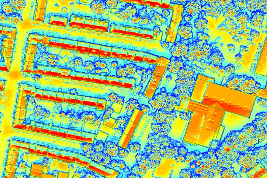 Jahressumme der Globalstrahlung – farbcodierte Rasterkarte zur Analyse der solaren Einstrahlung